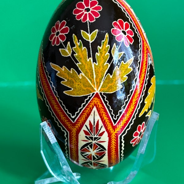 Arte con huevos: huevo de ganso Pysanky, adorno decorativo cultural para el hogar
