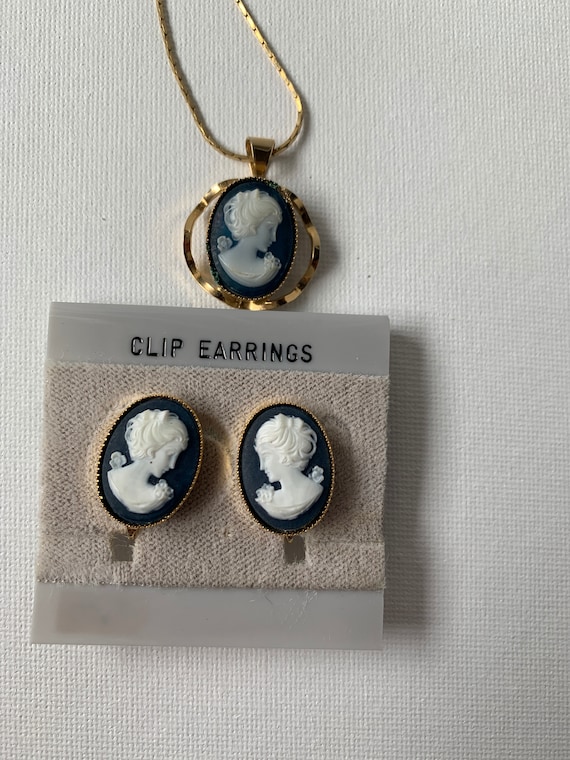 Cameo necklace and earrings, Cameo necklace, Vint… - image 2