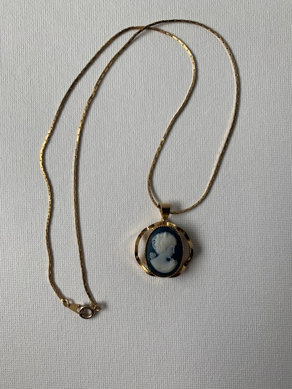 Cameo Necklace and Earrings Cameo Necklace Vintage Necklace