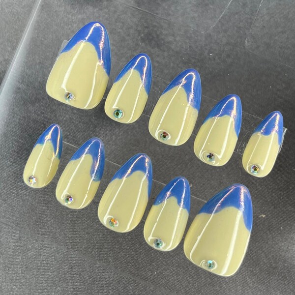 Blue Wavy French Tips Press On Nails, French Tip Nails, Nails With Rhinestones, Short Almond Press Ons, Beach Nails, Press On Nails Chrome