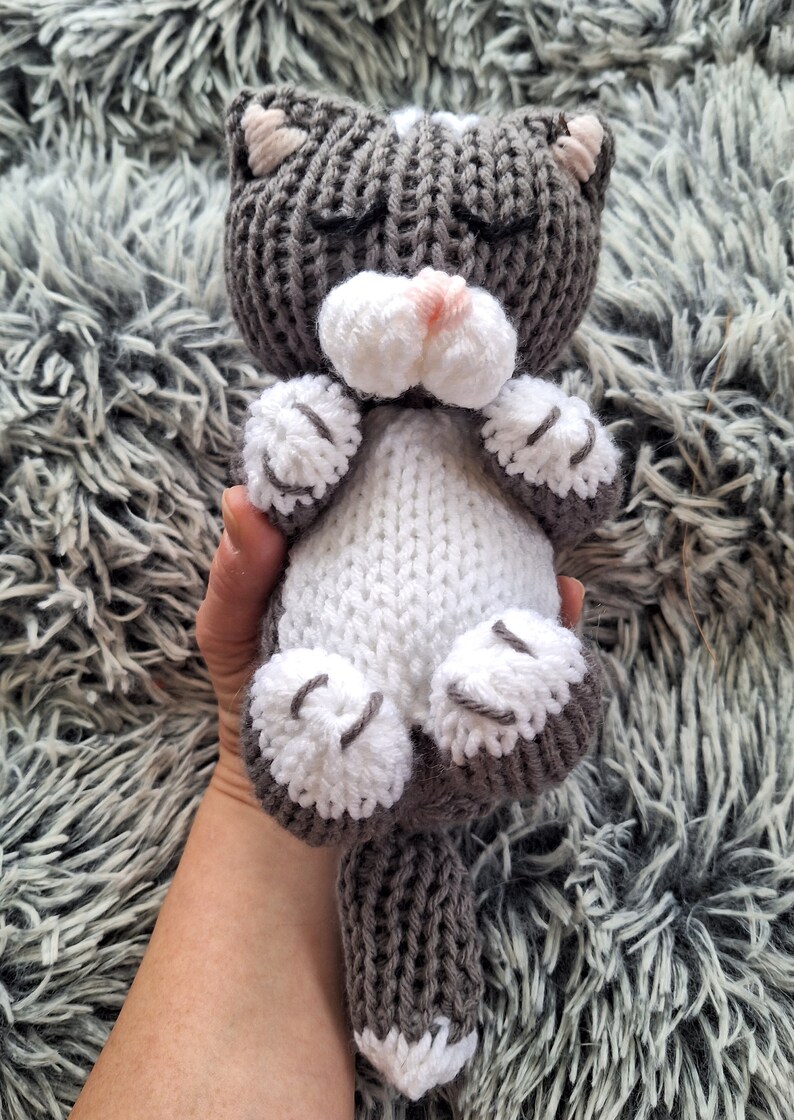 Machine Knit Sleepy Kitten Pattern PATTERN ONLY Etsy Australia