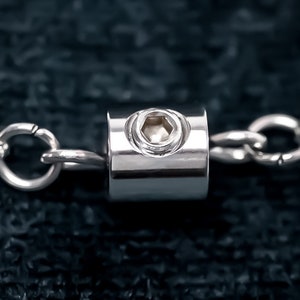Edelstahl Hex Lock Verschluss für Tageshalsbänder 5.6 mm x 5.5 mm mit Zylinder. INKLUSIVE ERSATZTEILE