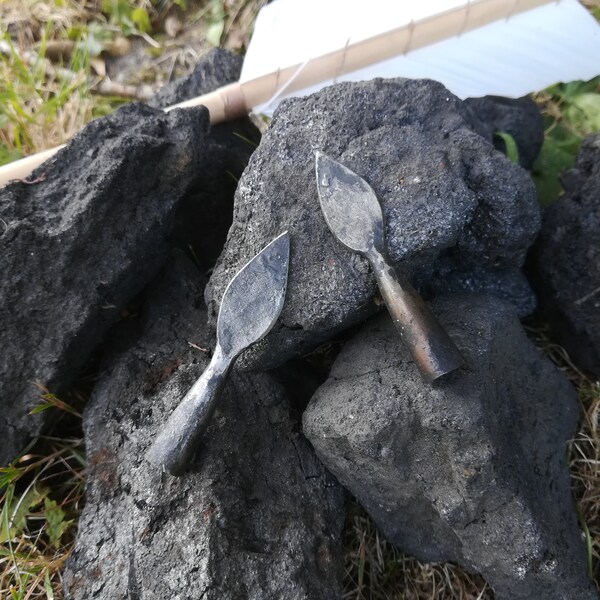 Pointe de flèche médiévale en fer forgé, feuille de laurier