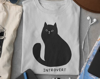 Camiseta preta com estampa de gato introvertido. Camiseta estética e divertida com gato preto, presente para pessoa introvertida, tímida e doce, ideal para amantes de gatos.