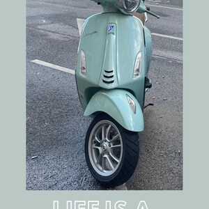 Profitez d'une balade en Vespa Austria life Vienna city explore walk jpg télécharger carte postale fond d'écran de téléphone iPhone voyage voyage voyage aventures