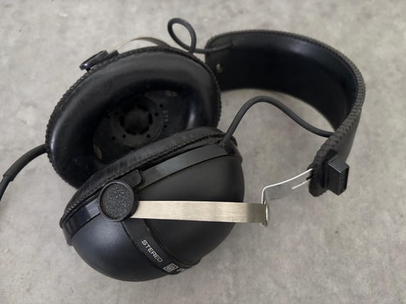 Pioneer SE-205 Stereo Headphone