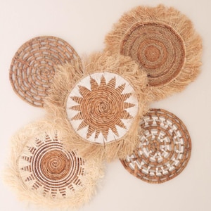 Boho Fringe Basket Wall Decor Set, Seagrass Fringe Basket Wall Decor, Raffia Wall Basket, Boho Bedroom Wall Hanging, Natural Wicker Decor