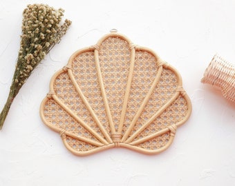 Rattan Seashell Wall Decor, Boho Rattan Nursery Decor, Shell Nursery Decor, Bohemian Shelf Decor, Beach Home Decor, Coastal Girl Room Decor