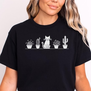 Cat T-Shirt Cat Mom Shirt Gift for Cat Lovers Birthday Gift for Her T-Shirt Cat Motif for Girlfriend Unisex Retro Tee