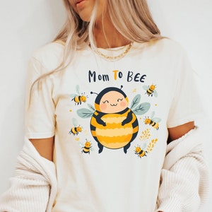 Pregnancy announce shirt Pregnancy gift for expectant mom Shirt Mamacado Babyshower gift Mom to bee Tshirt Baby is coming