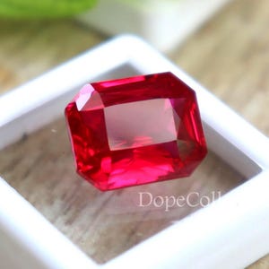 AAA+ Naturlig blodröd mozambiquerubin | 12,35 ct smaragdslipad certifierad lös ädelsten för ringar och smycken 13 x 11 MM