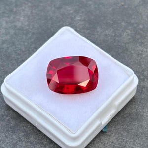 Rubino rosso sangue birmano da 11,70 ct, taglio cuscino / Pietra preziosa naturale certificata AAA, 14x11x7 mm / Pietra rara di qualità per gioielli