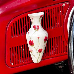 Handcrafted VW Beetle Vases: A Fusion of Retro Style and Elegant Design. Car vase fits all cars