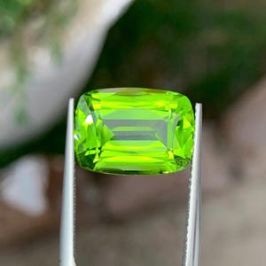 Natural Green Peridot Gemstone, Acid Green Peridot Loose Stone, Peridot Ring Stone For Jewellery Ring - 8.05 Carats