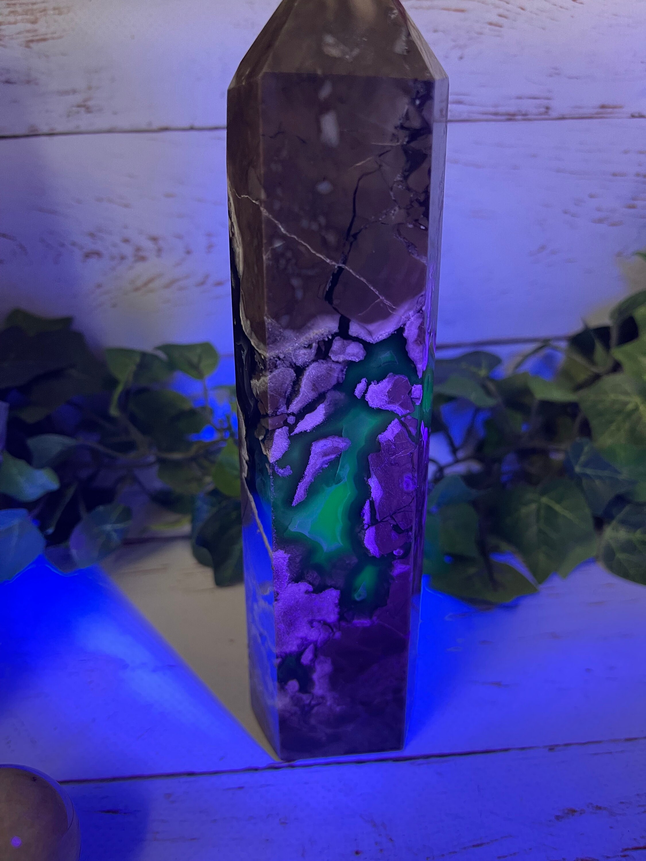 Volcano Agate Tower, Volcano Agate Point, Volcano Agate, UV Reactive