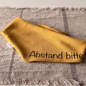 Gelbes Hunde Halstuch – Abstand Bitte für Angsthunde | Schlichtes Hundetuch aus Jersey | Signal Halstuch | individuelle Aufschrift
