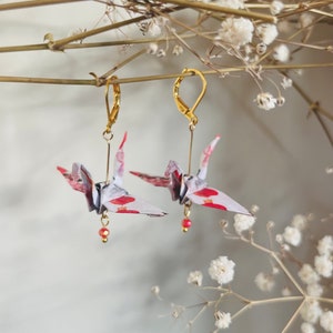 Boucles d'oreilles grue en origami avec perles de verre