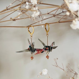 Boucles d'oreilles grue en origami avec perles de verre