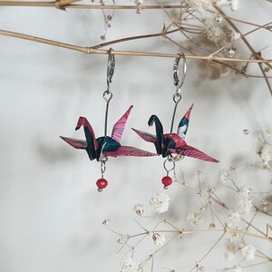 Boucles d'oreilles grue en origami avec perles de verre