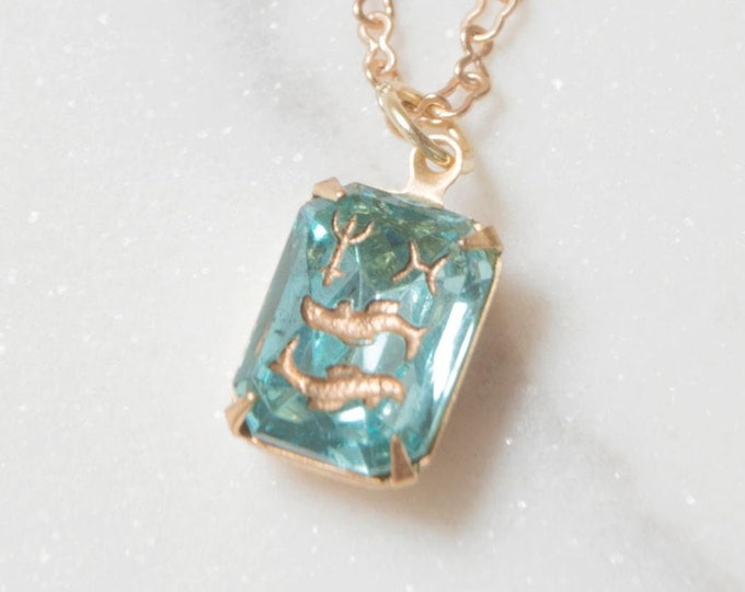 Pisces Charm Necklace Vintage Jewelry March Astrology Birthday Gift Gold Zodiac Pendant Necklace Intaglio Glass Antique Pisces