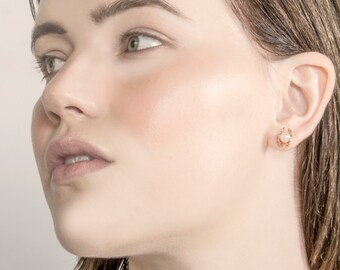Rose Gold Shell Pearl Earrings