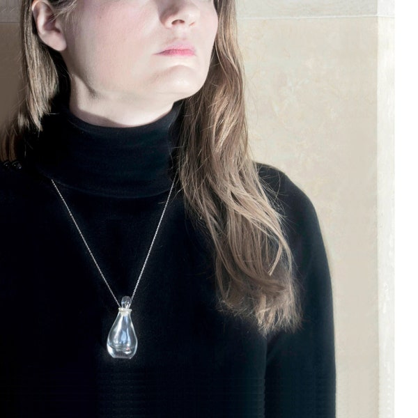 Elsa Peretti Silver Necklace Halston Perfume DesignerJewelry 925 Silver Vintage Jewelry