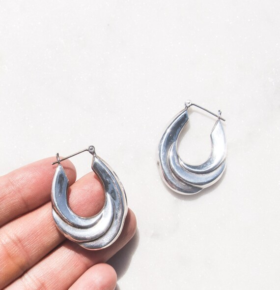 ✨ESSENTIAL SILVER V HOOPS ✨L V STYLE  Hoop earrings small, Fashion  jewelry, Classic minimalist style