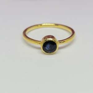 Blue Sapphire Bezel Ring in Gold | Dainty Gemstone Ring | September Birthstone Ring | Minimalist Stacking Ring | Gift for Her mother&#39;s day