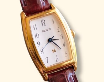 Near Mint Vintage 90s Seiko Noie Baignoire Style Burgendy Leather Strap Watch Working