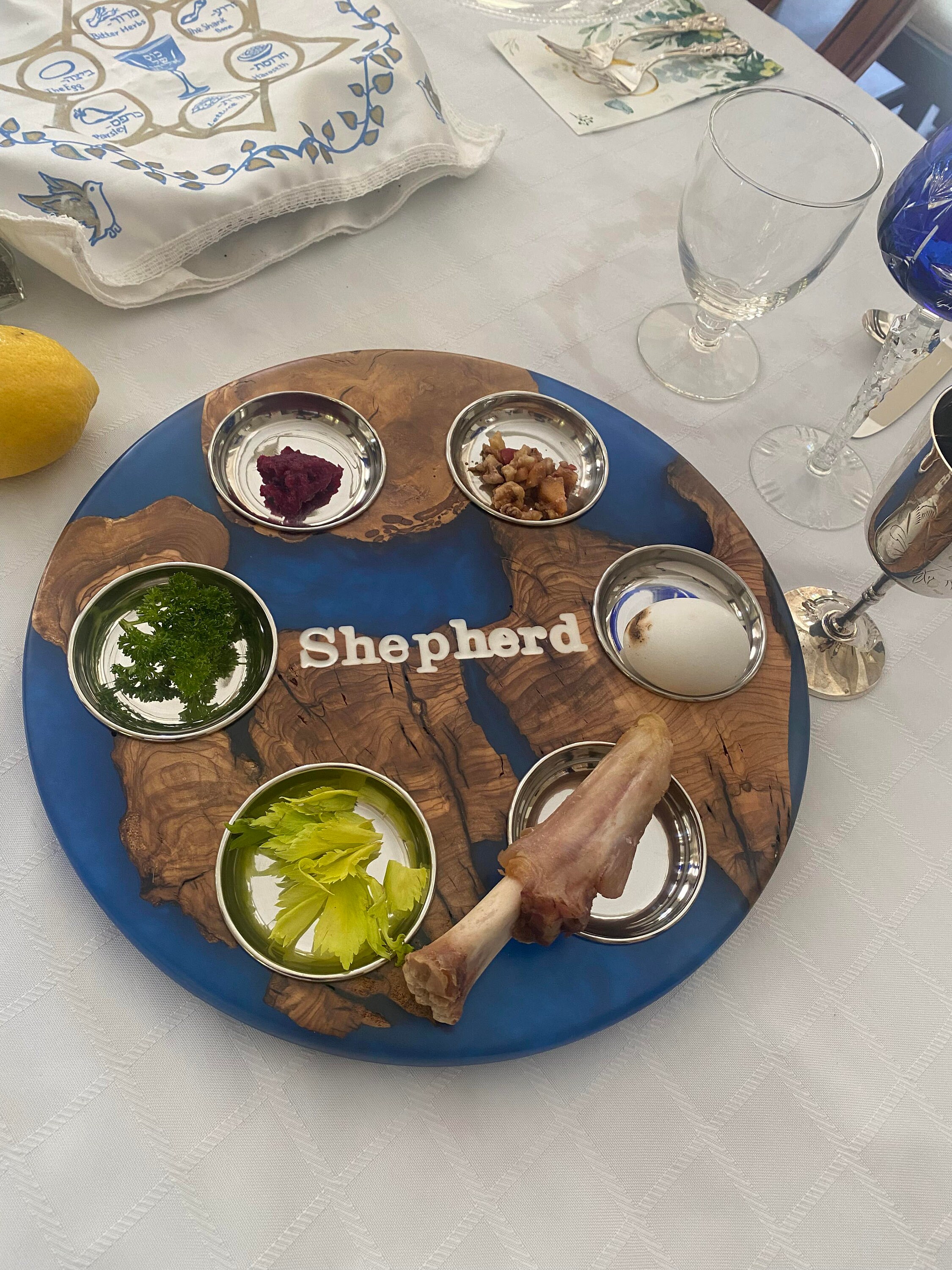 Wood Plates For Food Acacia Wood Seder Plate With 6 Mini Plates, 13'' Star Shaped Seder Star Shaped Plates