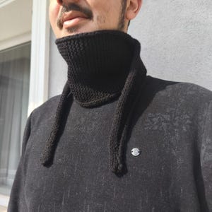 Handmade Knitted Neck Collar: Unisex Scarf, Red or Black