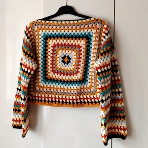 Pull carré grand-mère au crochet fait main : haut en patchwork coloré