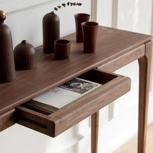 Konsol-/soffbord i valnöt med låda, långa, smala ben, lantlig entrébord, present till hemmet, inflyttningspresent, renovering, bröllopspresent With Drawer