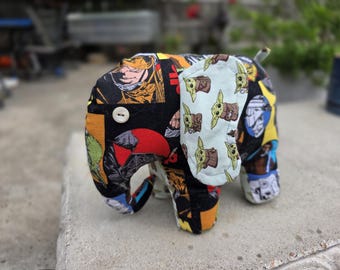 Handgemaakte katoenen knuffelolifant: geüpcycled knoopaccenten