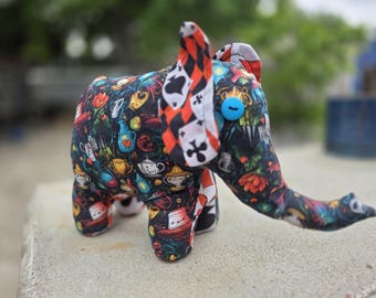 Handgemaakte katoenen knuffelolifant: geüpcycled knoopaccenten