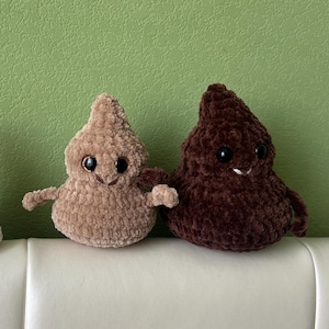 Poephaakpatroon, grappige positieve kak amigurumi knuffel (doe-het-zelf pdf) met handen, poep met rode kerstmuts