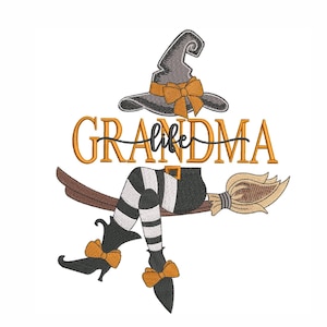 Könnte beinhalten: Eine Hexe mit einem schwarzen Hut und einer orangefarbenen Schleife fliegt auf einem Besen. Der Text "Grandma Life" ist in Orange über der Hexe geschrieben.
