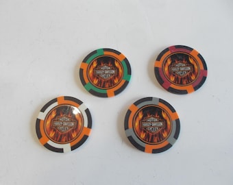 Vintage~Harley Davidson~POKERCHIPS~Bar und Shield~Flammen~Sammlerstück~Biker~Geschenk~Motorrad~Accessoire~Harley~Heime~Dekor~Lot von 4~Chips~Geschenk