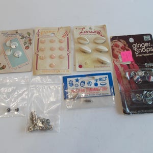 Vintage~Buttons and Snaps~MOP~Ginger Snaps~etc~Lot