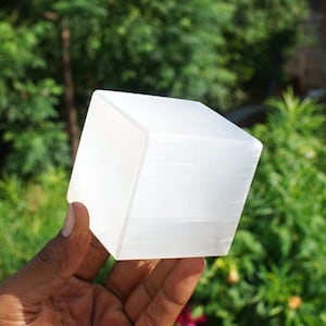 60 mm witte selenietkubus natuurlijke kristalgenezing edelsteen gepolijste minerale energie / kubusvormig decoratief verzamelobject