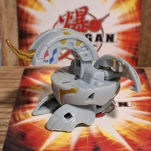 Bakugan Haos Dragonoid B2 450G + Card - Rare - Used in excellent condition - Battle Brawlers