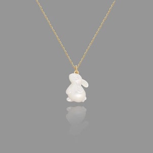 Collier lapin pendentif coquillage blanc - collier lapin en acier titane plaqué or 18 carats - pendentif lapin lune - cadeau lapin