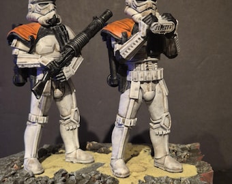 soldados de asalto viajando por el páramo