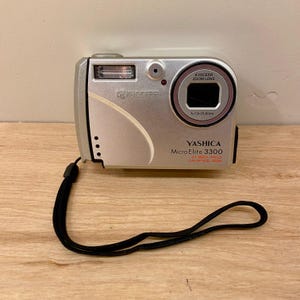 Vintage Kyocera Yashica MicroElite 3300 Digital Camera