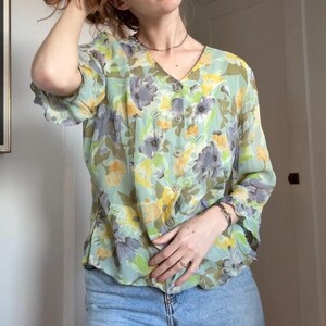 80s 90s Requirements Green Floral Ruffle Blouse  || Vintage Size Large