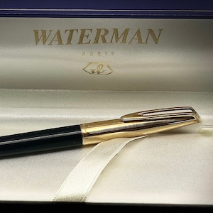 Penna stilografica Waterman Carene Essential nera e oro 18 carati, design elegante e sofisticato