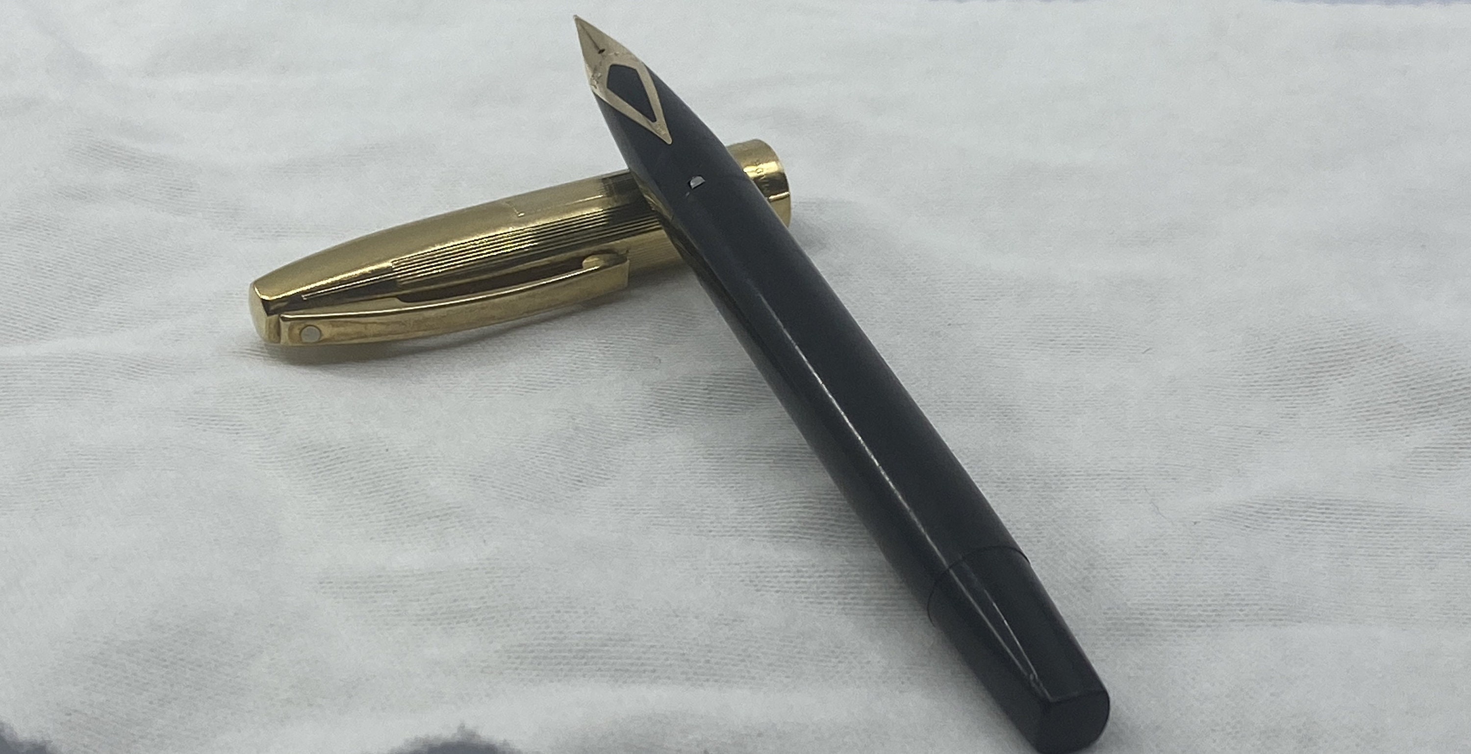 Sheaffer Imperial VIII Fountain Pen - Gold Cap and Touchdown