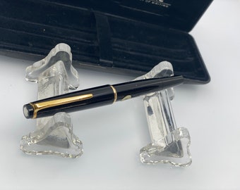 Montblanc No.31 Black & GT Piston Filler 14C Gold Nib Fountain Pen Vintage 1965
