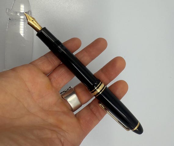 モンブラン マイスターシュテュック 146 ルグラン 万年筆 – 14K