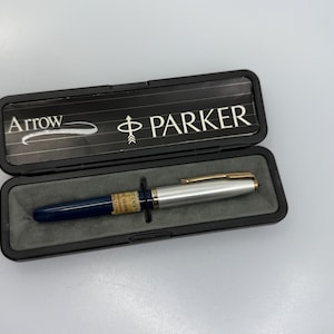Parker 51 Aerometric – NOS – Etichetta per l'imposta di importazione spagnola – Scatola Parker Arrow – Penna stilografica vintage anni '60